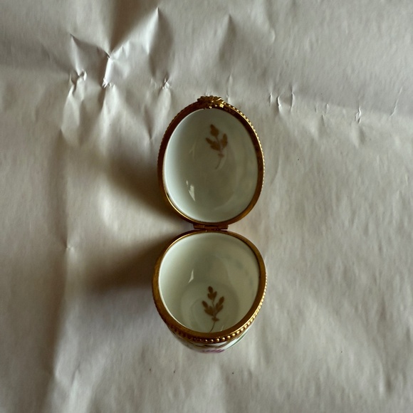 Limoges France Hand Painted Porcelain Trinket Egg Box - Picture 6 of 8